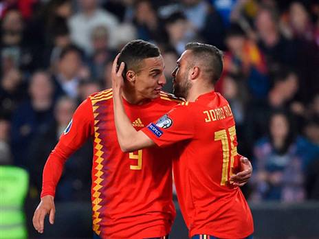 (JOSE JORDAN/AFP/Getty Images)