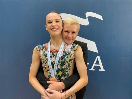 זליקמן עם המאמנת שלה אלה סאמופלוב (צילום פרטי)