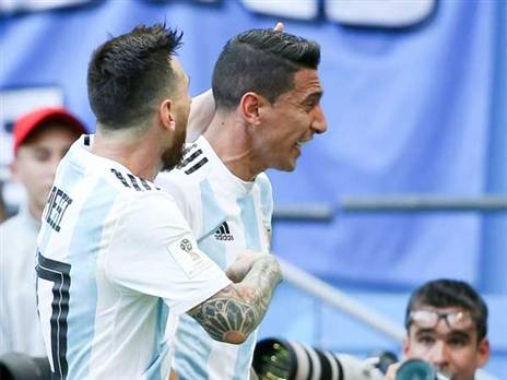 "נצטרך לתת 100% ואפילו יותר". די מריה עם מסי (Getty)