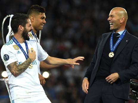 עם זידאן. החיוכים הפכו לתסכול (Getty)