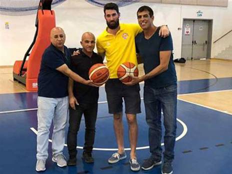 הופמן. ממשיך לעונה נוספת ביבנה