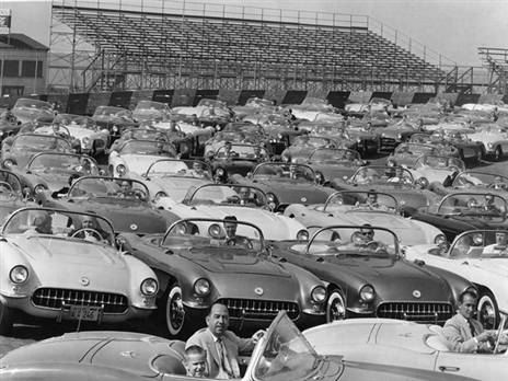 קורבטים במפעל המרכזי במישיגן ב-1955