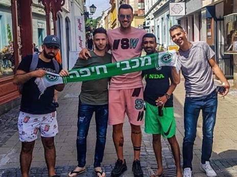 הקשר המועמד דרבישביץ' עם אוהדים בסלובניה