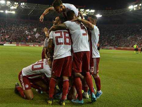 אולימפיאקוס בדרך לבתים (getty)