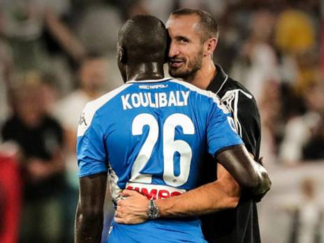 קייליני במחווה יפה לקוליבאלי (GETTY)