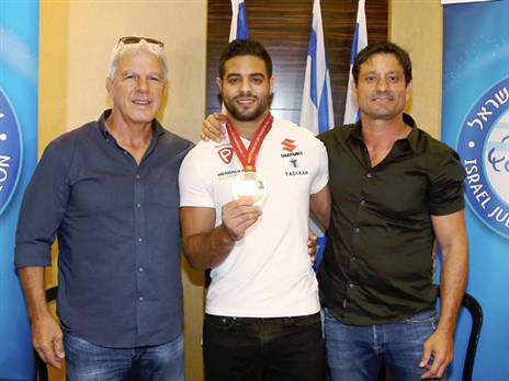 היו"ר, המאמן והחניך (אלן שיבר)