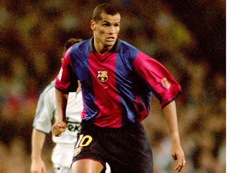 "השער הגדול בקריירה שלי". ריבאלדו במדי ברצלונה (צילום: getty)