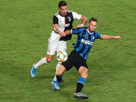 קרב ענקיות באיטליה (GETTYIMAGES)