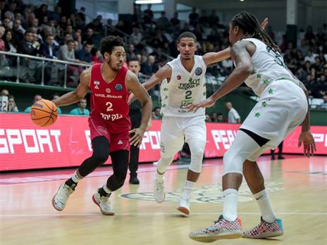 קאזינס. נשאר, בינתיים (FIBA)
