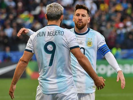 הנה הם באים, מסי ואגוארו (getty)