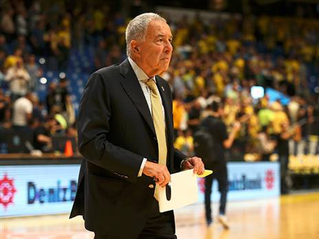 במכבי ת"א לא מבינים על מה המהומה (אלן שיבר)