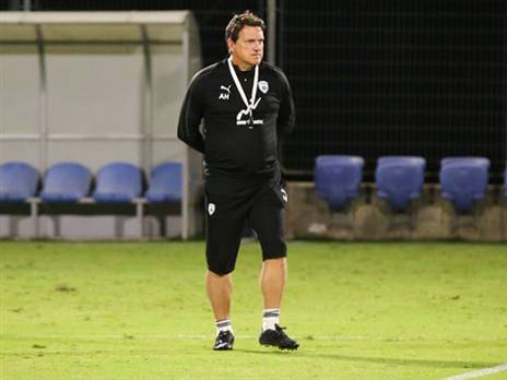 "להביא שחקנים במקומי? מה, אני עציץ?" הרצוג