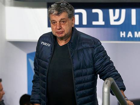 ממתין להצעות. הבעלים יצחק שום (צילום: אלן שיבר)