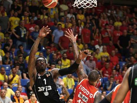 מול סימפסון. המצ'-אפ הזה גרם לראשי מכבי להירתע (אלן שיבר)