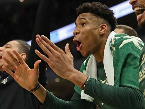 יאניס. ממשיך להשתפר (Getty)