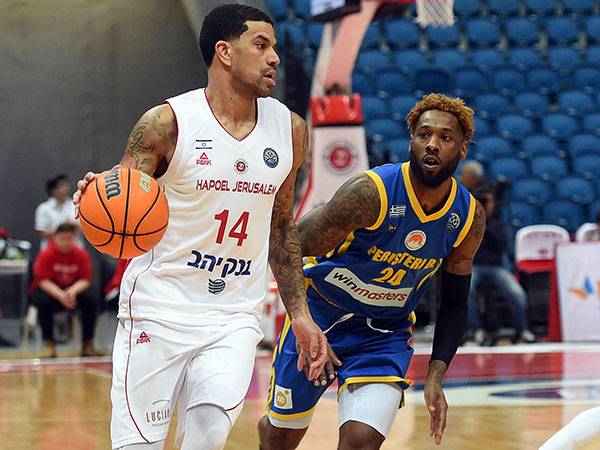 פלדין עבד על הפרקט (ברני ארדוב)