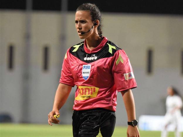 שמש. "ענף הכדורגל עדיין שייך באופן כמעט מוחלט לגברים" (מושיק אושרי)