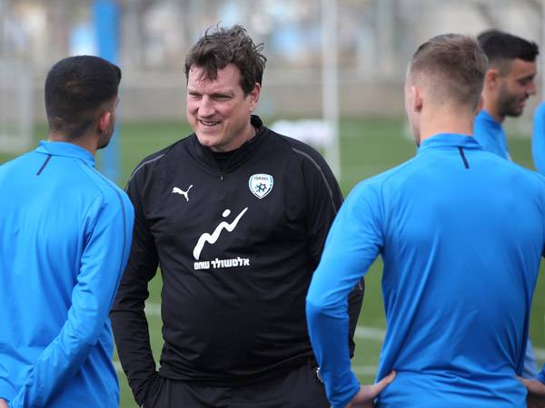 מחכה לצאת מבידוד. הרצוג (אלן שיבר)