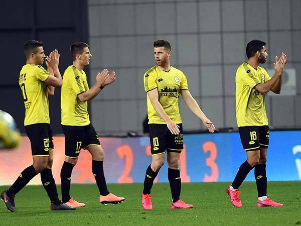 שחקני נתניה, באו לקראת המועדון (ברני ארדוב)