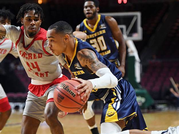 דייויס. סובל מחוסר יציבות (Getty)