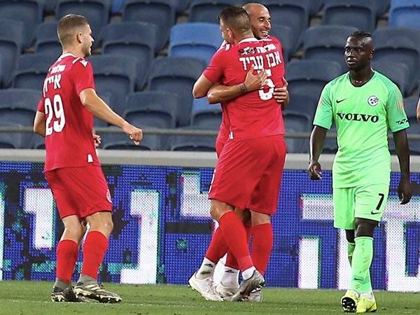 לא בנויה למרתון, מכבי חיפה (אלן שיבר)