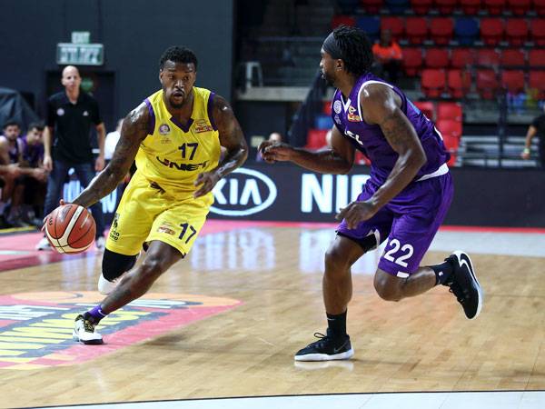 קפיצת מדרגה. פוסטר (מנהלת הליגה)