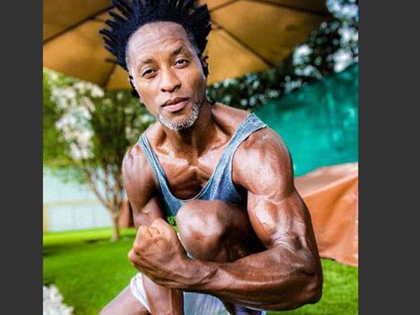 זה רוברטו. בן 46 (אינסטגרם)