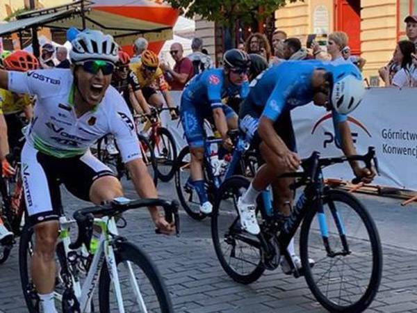 הישג חסר תקדים (סייקלינג אקדמי)