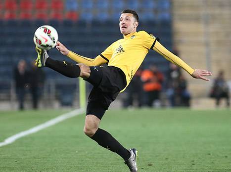 רוקאביצה במדי בית"ר. "החלוץ הכי טוב בליגה" (אלן שיבר)