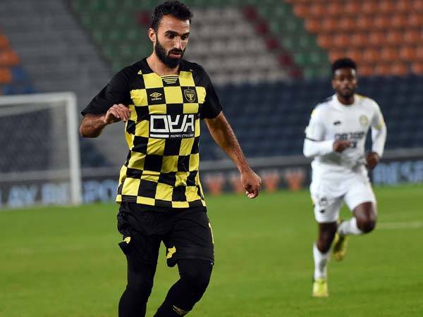 אוחנה בספק למכבי פ"ת (ברני ארדוב)