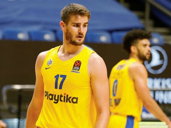 עוד ערב עגום בהיכל (אלן שיבר)