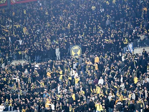 פרוז'קטור שמאיר את הרוב המכריע (דני מרון)