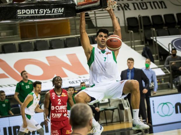 צ'וברביץ', גם הוא השתתף בחגיגה (מנהלת הליגה)