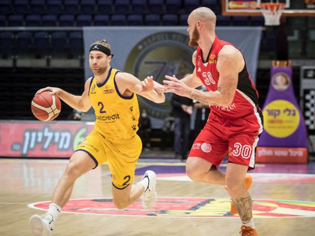 וורקמן, בלט אצל המנצחת (מנהלת הליגה)