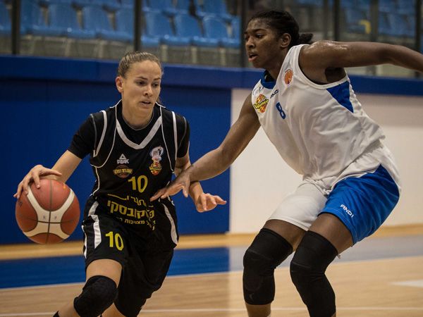 משחק מצוין גם לה. שפיר (באדיבות מנהלת ליגת הנשים)