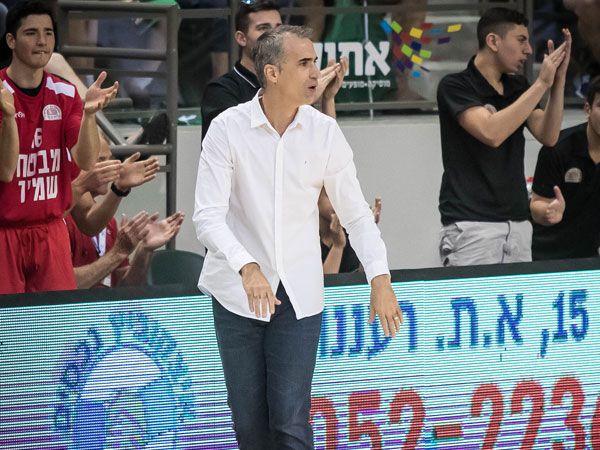 חוזר לקבוצה עימה זכה באליפות. גורדון (עודד קרני)