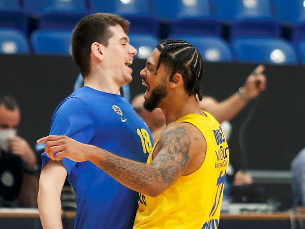 דורסי חוגג ניצחון גדול (אלן שיבר)