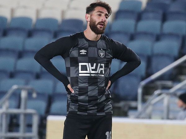 עטר. "נתן לי סטירה ומרפק" (דני מרון)