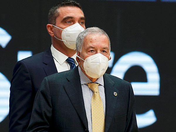 שמעון מזרחי בהיכל (אלן שיבר)