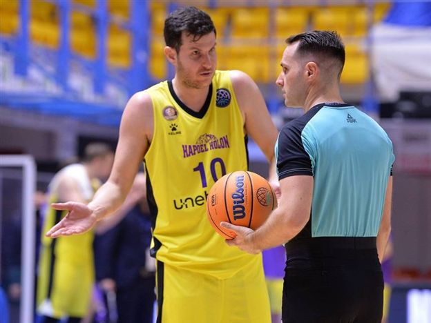 פניני, יצא גדול (FIBA)