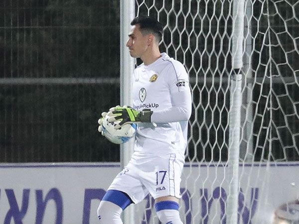 יאניוטיס במדי מכבי ת"א (דני מרון)