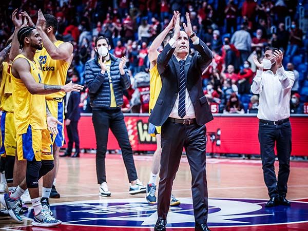 תצוגה דומיננטית של הצהובים (עודד קרני)