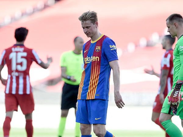 דה יונג. התואר מתרחק (getty images)