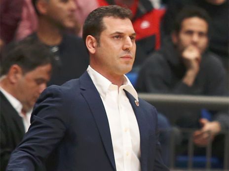 יונתן אלון. נקלע לסיטואציה קשה (אלן שיבר)