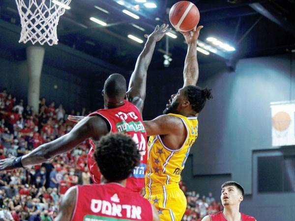 עדיין לא בעניינים. מייקר (אלן שיבר)