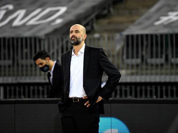 "פיטרו מאמן וקפצו על סעיף 5" (GETTY)