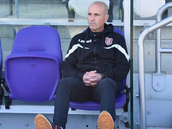 הקבוצה שלו במצב רע. אריה (ברני ארדוב)