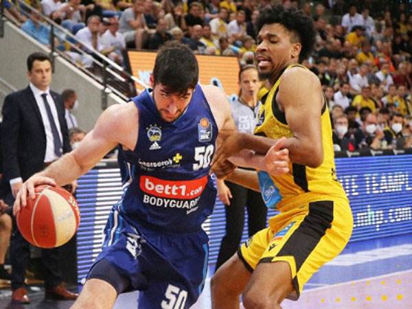 10 נקודות בדרך לסוויפ. זוסמן (עמוד הטוויטר של אלבה)