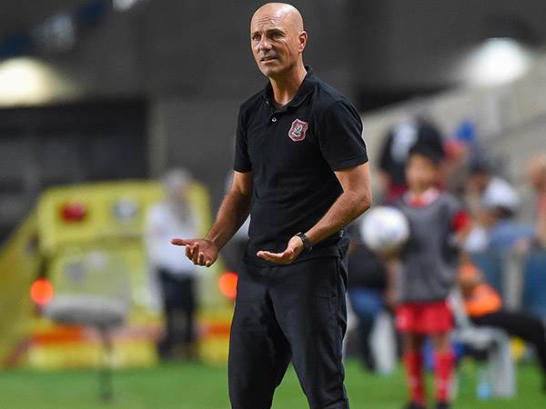 הקבוצה שלו צריכה להתחזק. אריה (ברני ארדוב)