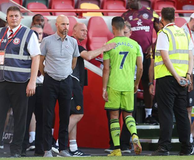 מתווכח עם טן האח באימונים. רונאלדו (Catherine Ivill/Getty Images)